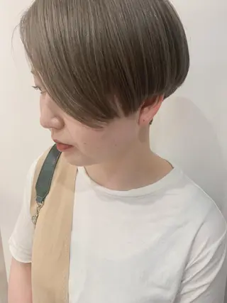カラー nuu所属・💜ショート💜 ウルフ、ボブ二色亜美のヘアスタイル