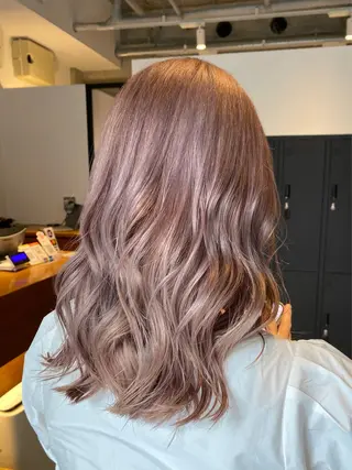 セミロング カラー ベージュカラー🐏 🤎塚原優芽のヘアスタイル