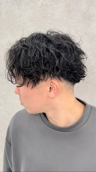 ショート パーマ メンズ 波巻きスパイラル 近藤剛　浦和のヘアスタイル