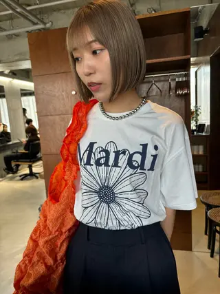 ショート カラー wewe: momoeのヘアスタイル