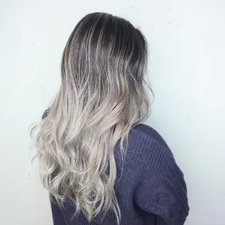 セミロング カラー E Komo hair所属・Wow❕E Komo hair 永井一輝のヘアスタイル