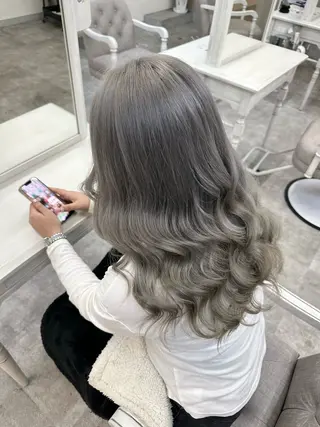 カラー 河野 さくらのヘアスタイル