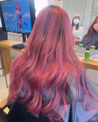 ロング カラー 只野 真衣のヘアスタイル