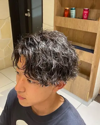 ショート カラー パーマ メンズ シャドウパーマ 石見のヘアスタイル