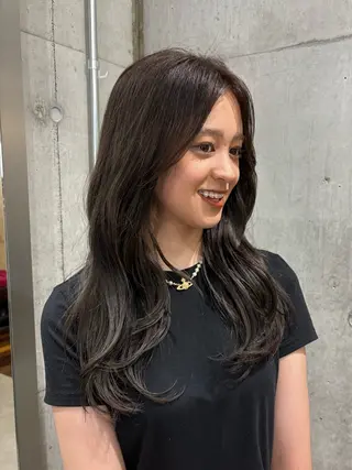 ロング SeiRa☪️ 艶髪 透明感 / ネイルのヘアスタイル