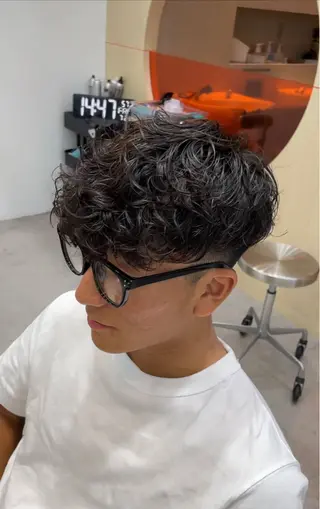 パーマ メンズ fifth 安次富　泰雅のヘアスタイル