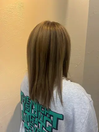 セミロング ハラちゃんカット✂︎ 透明感🩵ケアカラーのヘアスタイル