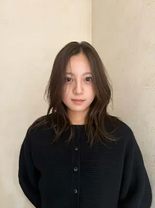 セミロング 🩶‪ブリーチ無W カラー/Yuzuのヘアスタイル