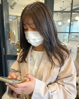 ミディアム カラー 透明感カラー 🩰asumiのヘアスタイル