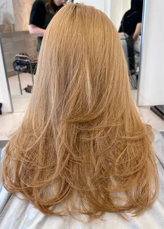 ロング カラー 艶ハイトーン‪‪🔆 ️️️安座間 希のヘアスタイル