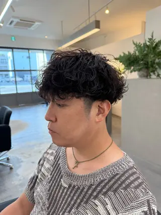 ショート パーマ 古賀 雄大のヘアスタイル