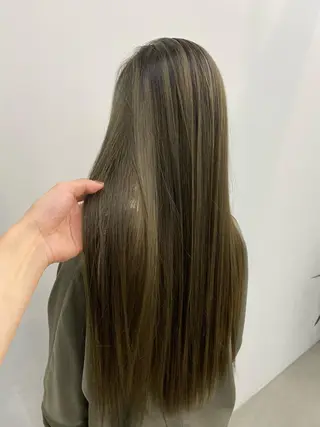 ロング カラー ヘアアレンジ flamme Annaのヘアスタイル