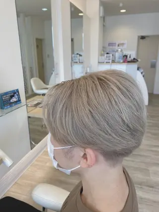 ミディアム 伊庭 勇輝のヘアスタイル
