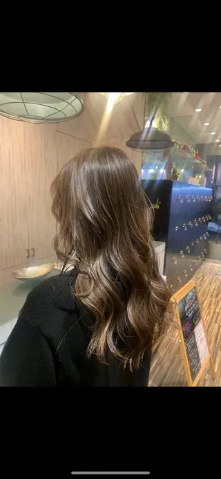 ロング カラー EARTH 寺本尚生のヘアスタイル