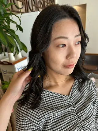 カラー AGREE Momokaのヘアスタイル