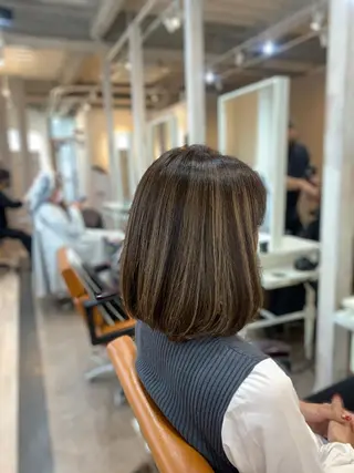 ショート カラー パーマ na3moe【ナナナモエ】所属・髪質改善✨カラー特化 サロン🎨平尾晃一のヘアスタイル