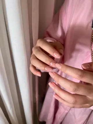 ミディアム ネイル 𝐞𝐚𝐜𝐡 nanami🩰のネイルデザイン