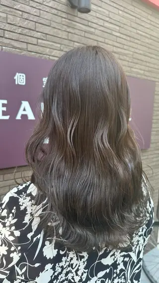 セミロング カラー 飯塚 優希のヘアスタイル