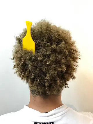 ショート パーマ 東風上 亮介のヘアスタイル