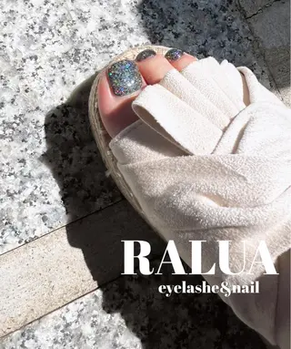 ネイル RALUA shiori🐰のネイルデザイン