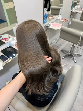 ロング カラー amane໒꒱うる艶 ブリーチ透明感カラーのヘアスタイル