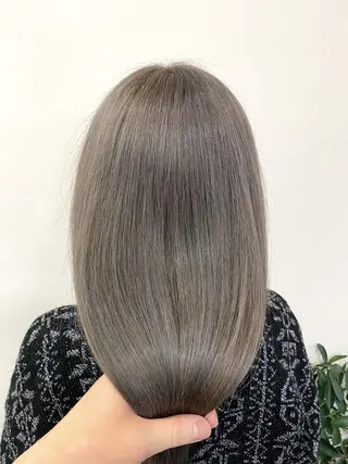 セミロング カラー 服部 樹季のヘアスタイル