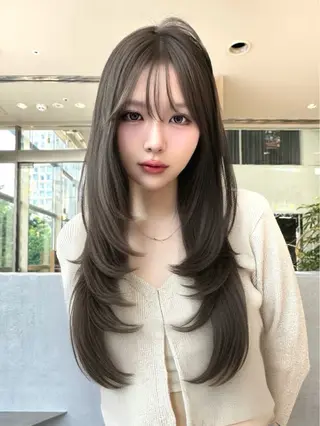 ロング スズキ マユウのヘアスタイル