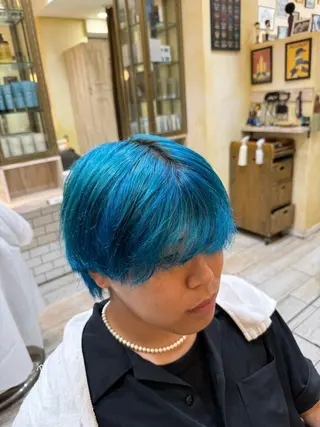 ミディアム 岩崎 脩乙のヘアスタイル