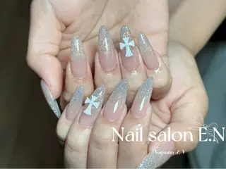 ネイル E.N🦋 長さ出し/持ち込みのネイルデザイン