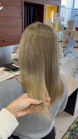 セミロング カラー ヘアアレンジ インナー×縮毛矯正 ピンクカラー澤井里菜のヘアスタイル