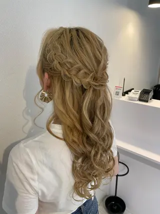 ロング 倉地 更彩のヘアスタイル