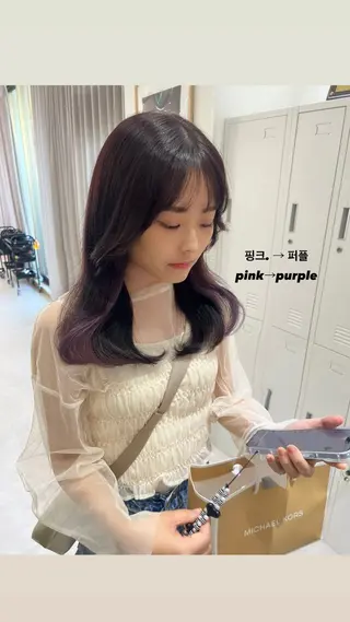 セミロング カラー 韓国🇰🇷レイヤー 映える顔周り🩷のヘアスタイル