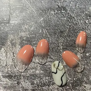 ネイル Trinity ネイリストスタッフのネイルデザイン