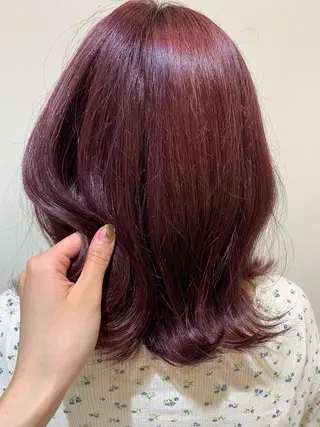 ミディアム ワタナベ アオイのヘアスタイル