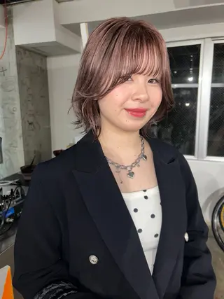 ミディアム カラー パーマ ヘアアレンジ 髪と音処　マトぺ所属・ダブルカラー/ボブ ブリーチカラー/ユリのヘアスタイル