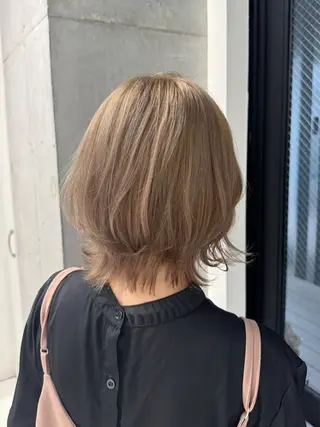 ミディアム カラー Mana/ハイトー ン/レイヤー/ウルフのヘアスタイル