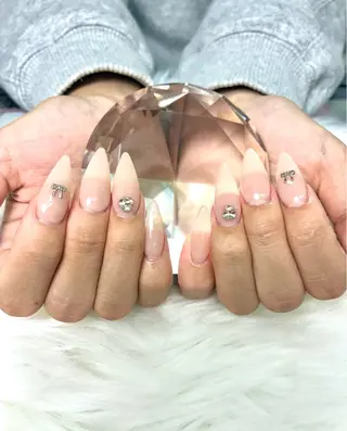 ネイル 井上 奈津のネイルデザイン