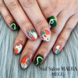 ネイル MADIA藤沢所属・MADIA MEGUのネイルデザイン