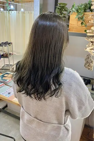 ロング カラー 菊地 紗矢のヘアスタイル