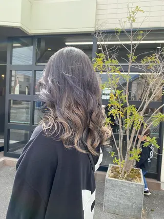ロング maco 艶感ハイトーン🦋のヘアスタイル