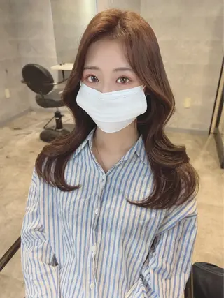 ミディアム RAISE by_WHITEのヘアスタイル