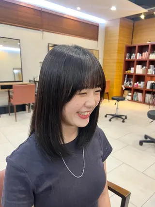 セミロング カラー 透明感カラー /ヒグチアオイのヘアスタイル