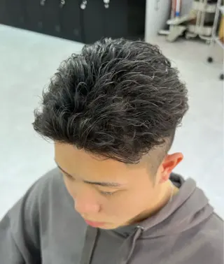 パーマ メンズ 金子勇希🔥パーマ 比率90%以上🔥のヘアスタイル