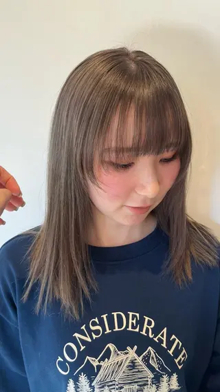 ミディアム YUI／レイヤー カット/透明感カラーのヘアスタイル