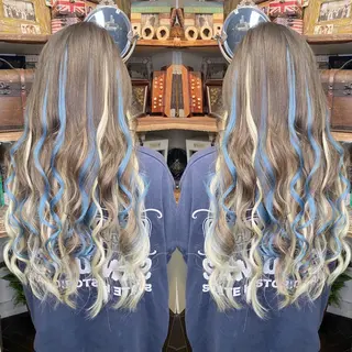 ロング カラー モモカ/ハイトーン /バレイヤージュのヘアスタイル