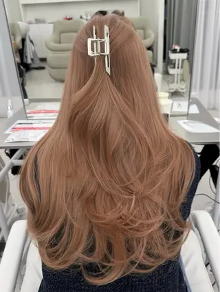 ロング カラー 顔まわりの神様✨ 透明感カラー藤嶋秀幸のヘアスタイル