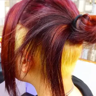 ロング カラー Drei.B.(ドライヴ)所属・ヨシダ アズサのヘアスタイル