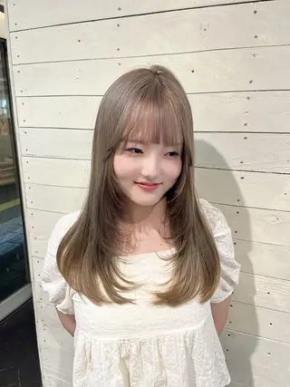 セミロング カラー 松本 沙城のヘアスタイル
