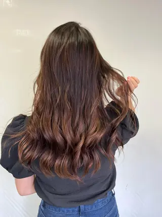 ロング ウスイマイコ カット/ケアカラーのヘアスタイル