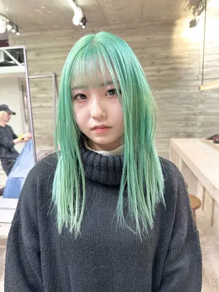 ミディアム カラー kai .のヘアスタイル